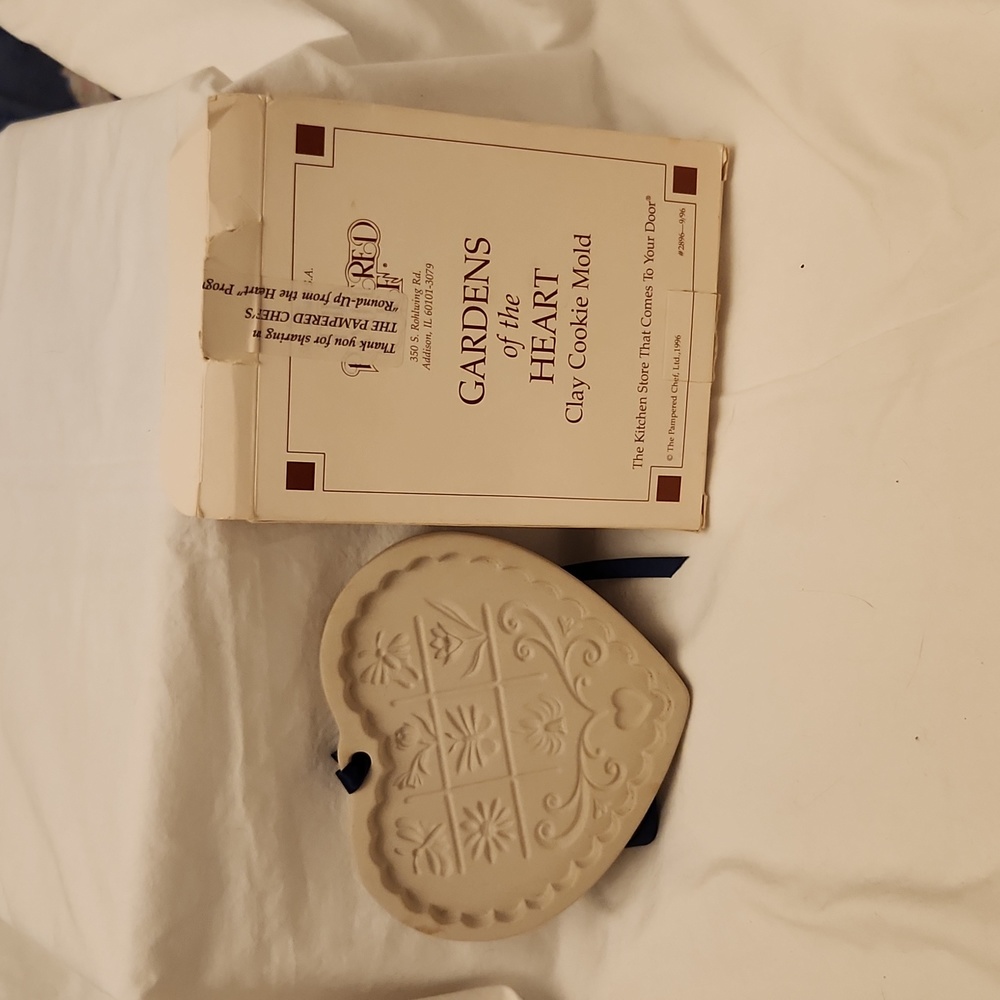 Pampered Chef retired cookie mold